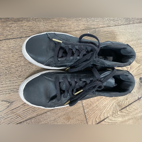 Adidas mid-high top.  Barely ever worn. - Picture 2 of 7